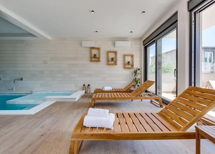 Villa Terra Maiorum -12 Person Private - Heated Pool And Water Massage *