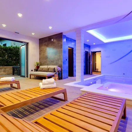 Terra Maiorum -12 Person Private - Heated Pool And Water Massage Villa Povljana