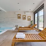 Villa Terra Maiorum -12 Person Private - Heated Pool And Water Massage *