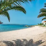 Terra Maiorum -12 Person Private - Heated Pool And Water Massage Villa