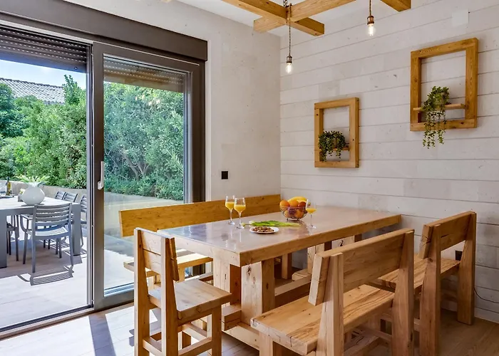 Terra Maiorum -12 Person Private - Heated Pool And Water Massage فيلة بوفليانا